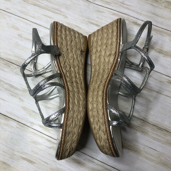 Stuart Weitzman Metallic Glitter Foursome Sandal - Picture 7 of 7